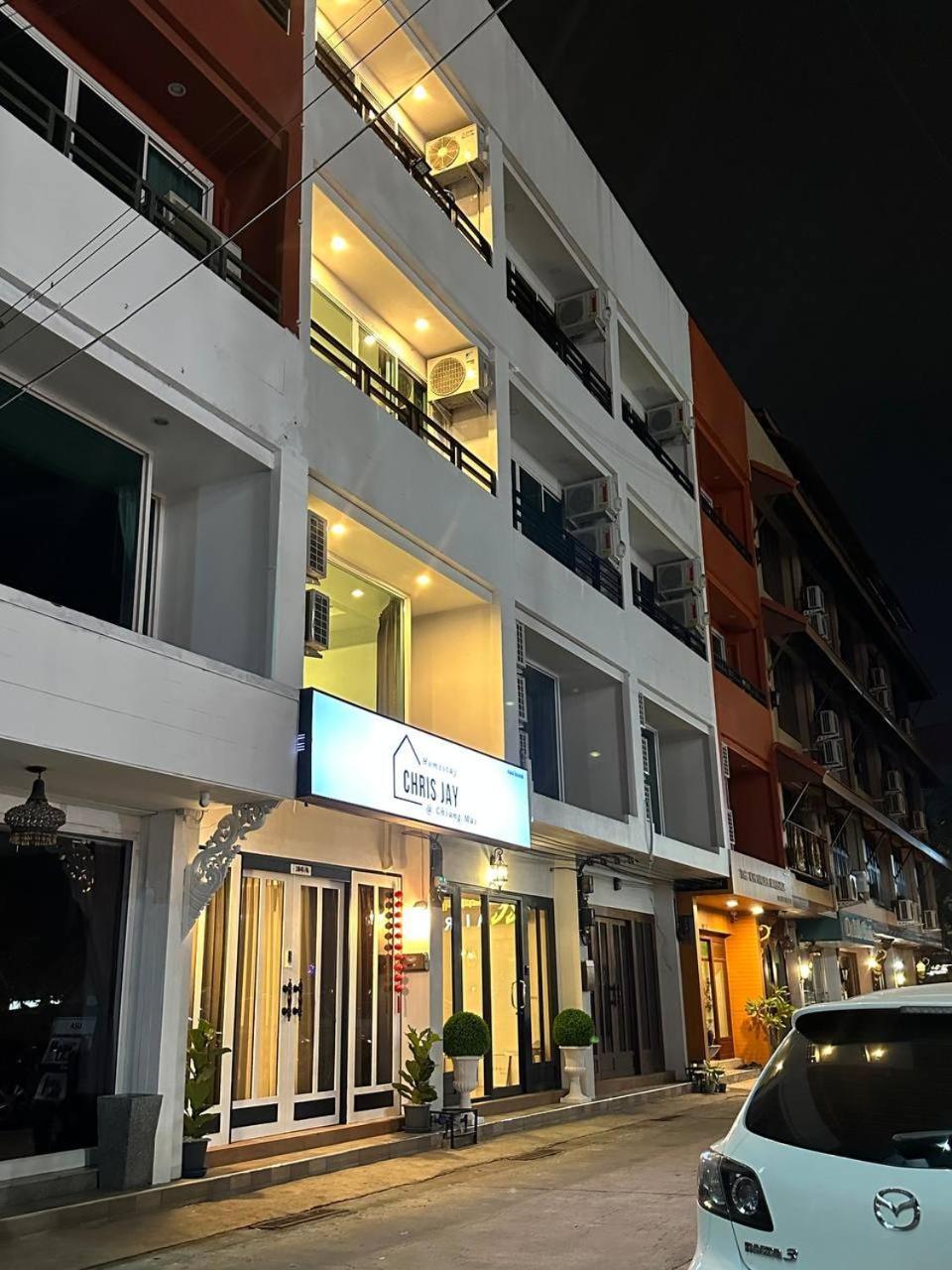 Appartamento Chris Jay @ Cnx Chiang Mai Esterno foto